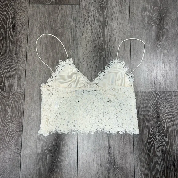 *SOLD* ZARA Lace Crop Top🤍 - Picture 3 of 7